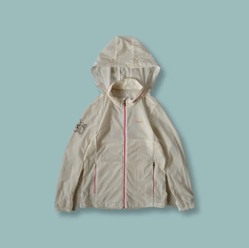 Jaket Parasut Lightweight Peanuts Snoopy Putih Second  photo 1