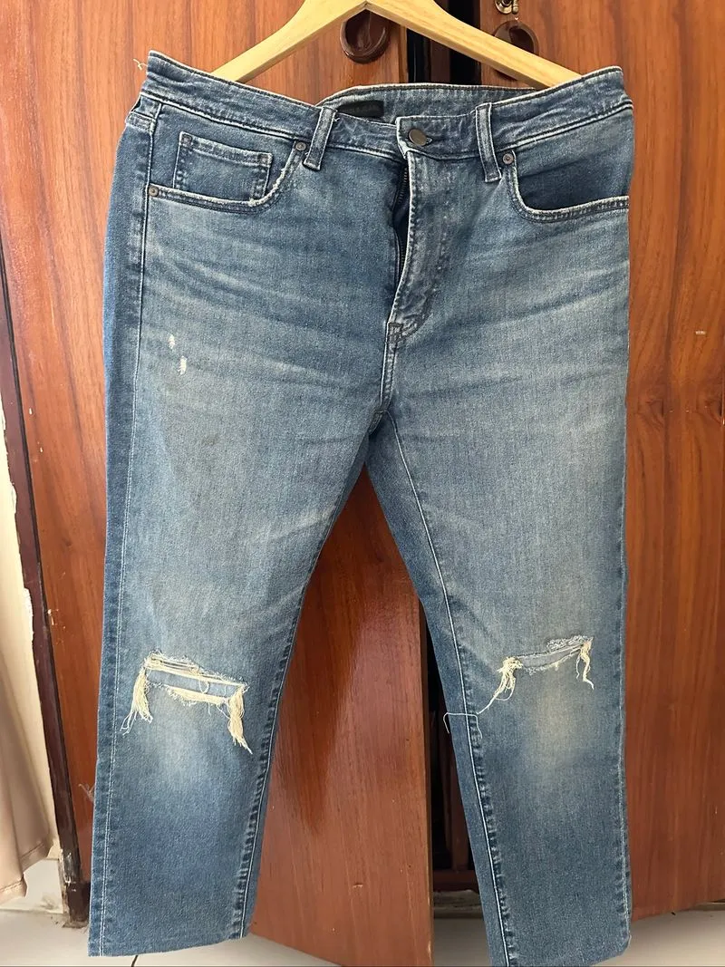 Uniqlo Ripped Jeans photo 1