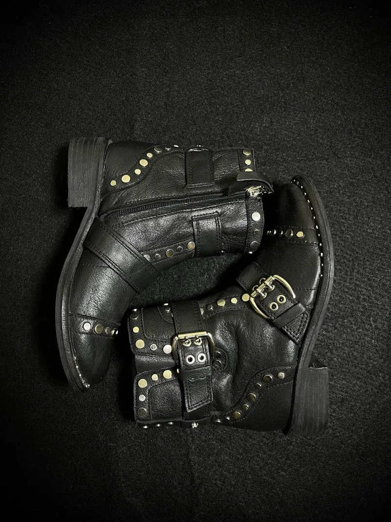 ༺ Boots Rock/Grunge Style Studded With Belt Black Leather 𓆪 photo 1