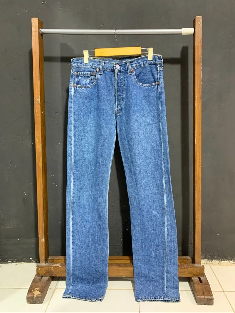 VINTAGE 90s LEVIS 501 CANADA FLY BUTTON BLANK RED TAB photo 1