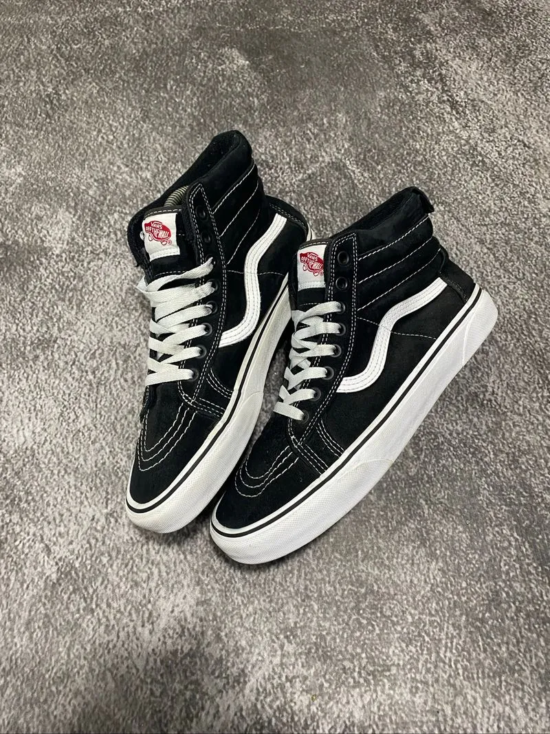 Vans sk8 mte black and white photo 1
