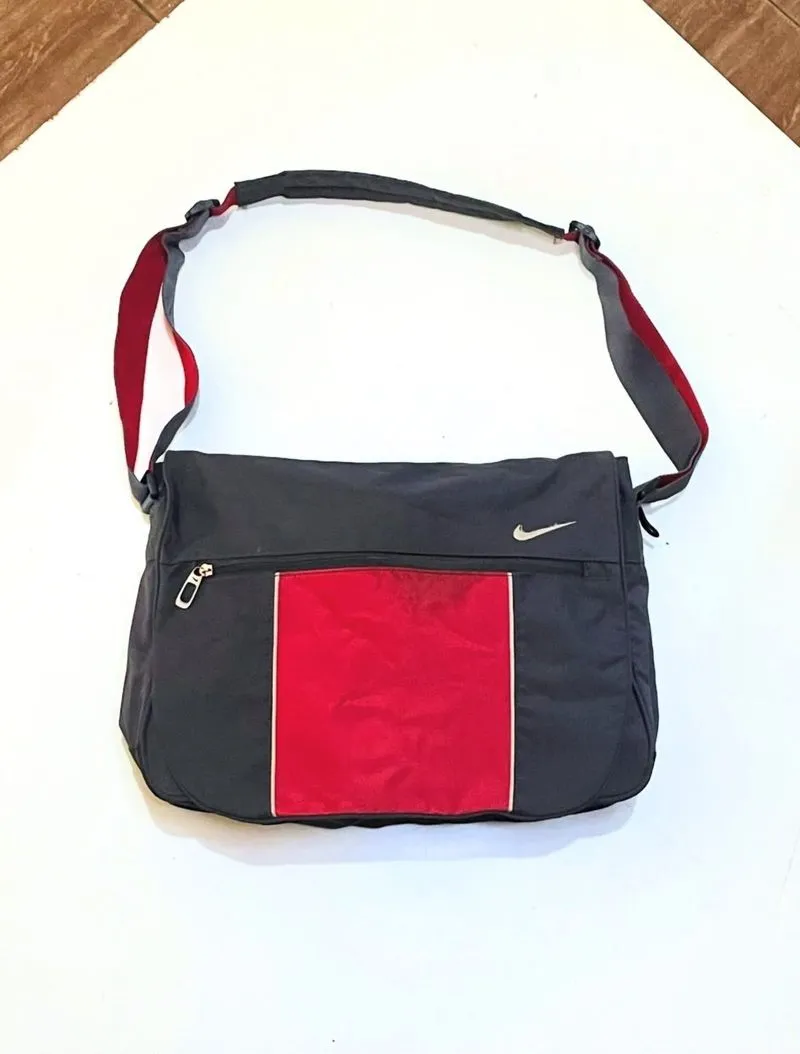 Nike Sling Bag Multipocket Small Swoosh Black  photo 1