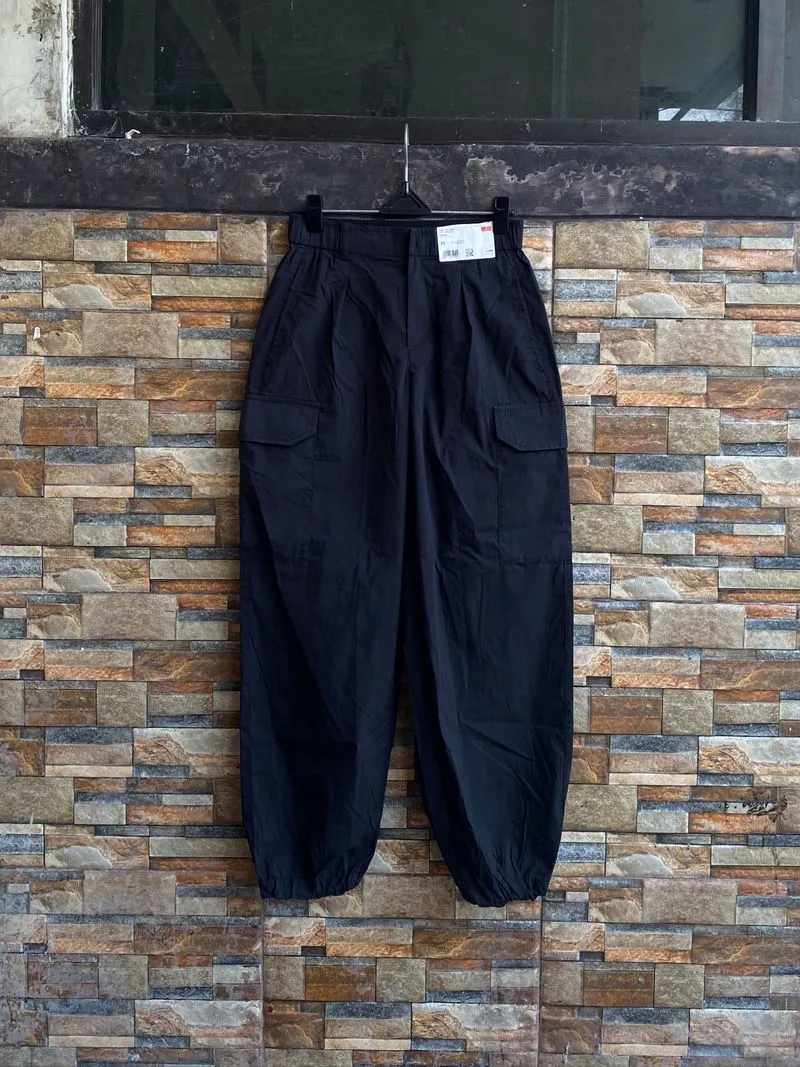 [Termurah] New Uniqlo Easy Cargo Trousers Black photo 1
