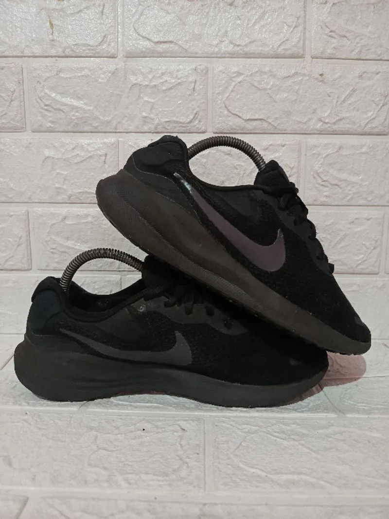Nike Revolution 7 Fullblack photo 1