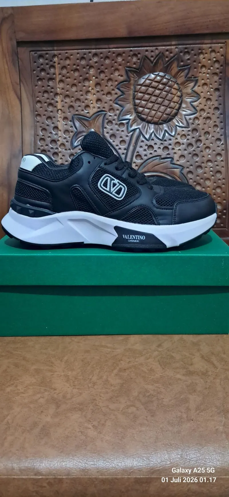 Casual and Sporty shoes" Valentino Garavani." photo 1