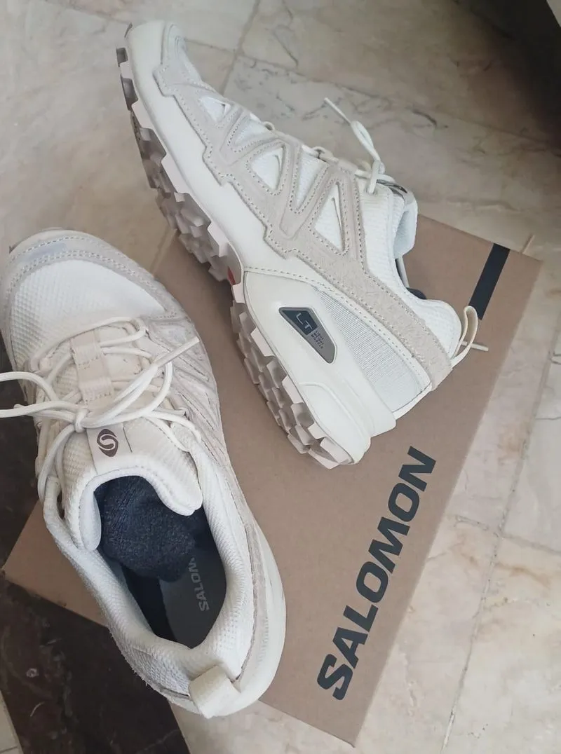 Salomon sneakers photo 1