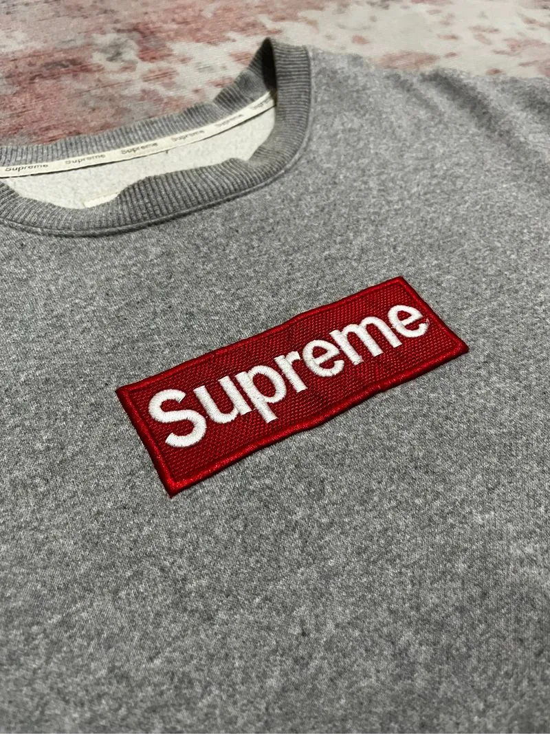 Original Supreme Sweater photo 1
