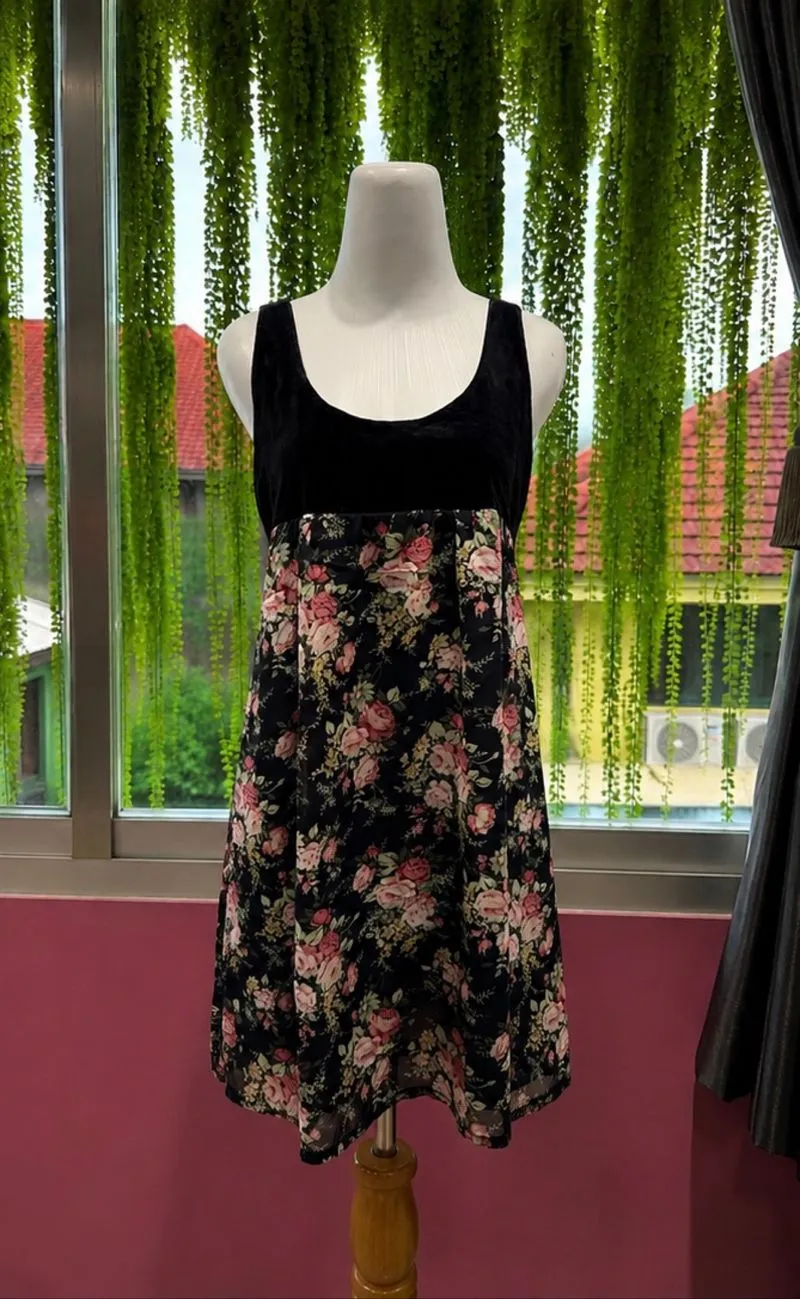 Dress flowers photo 1