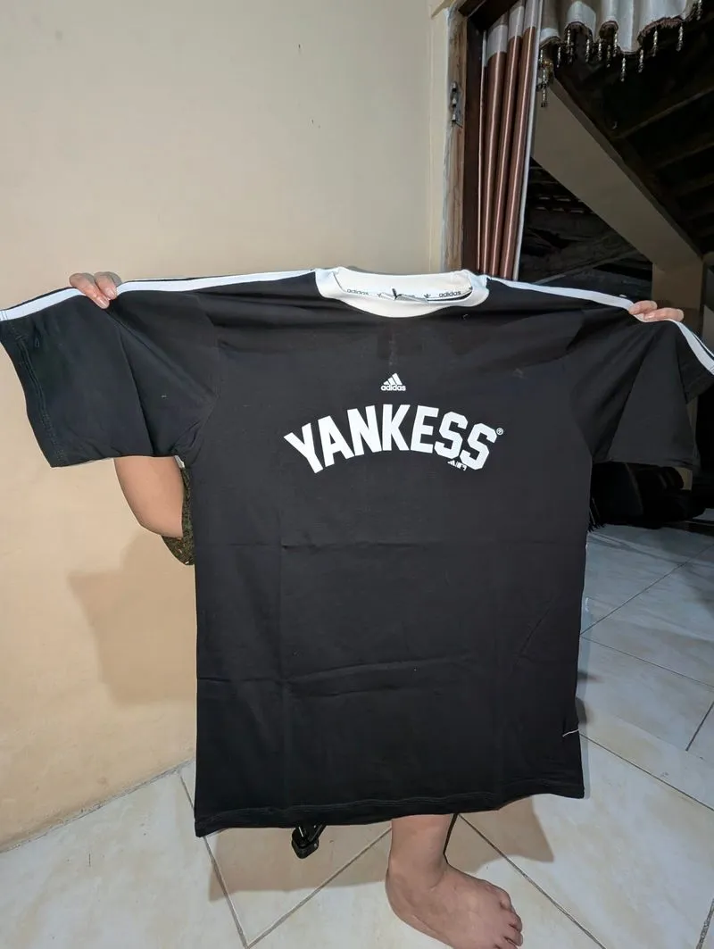 KAOS ORIGINAL ADIDAS SIZE L  photo 1