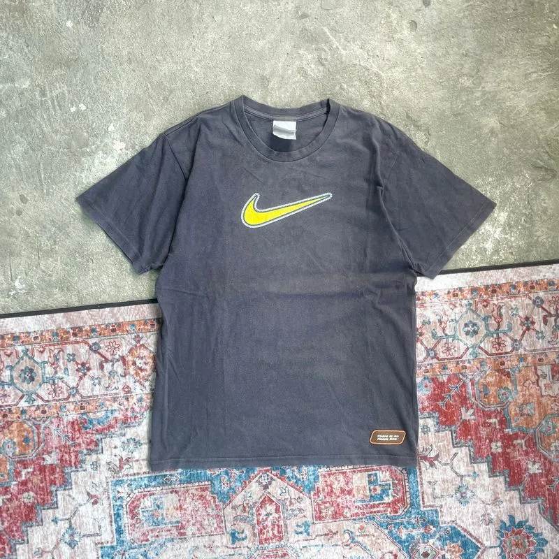 Tshirt Nike Center Logo Y2K photo 1