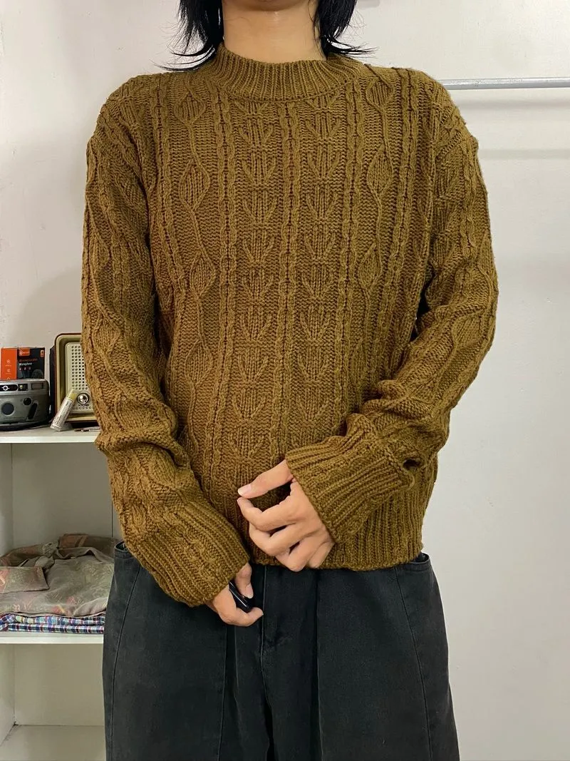 Knitwear cable pattern brown good material Pigment photo 1