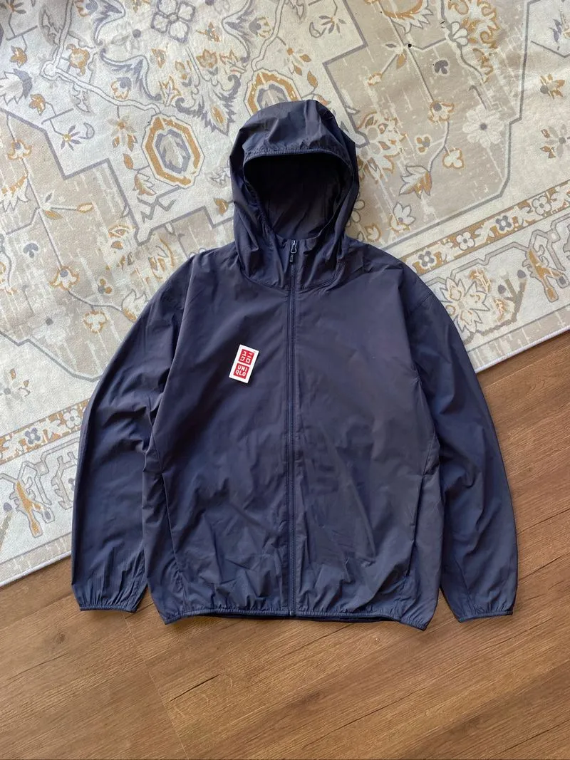 Uniqlo UV Protection Light Weight Jacket photo 1