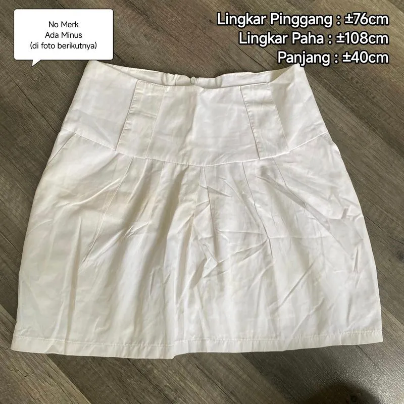 Preloved (Personal Used) Rok Putih Polos photo 1