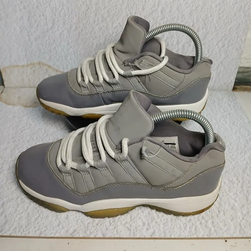 Sepatu Olahraga Basket Nike Air Jordan 11 Retro Low Grey photo 1