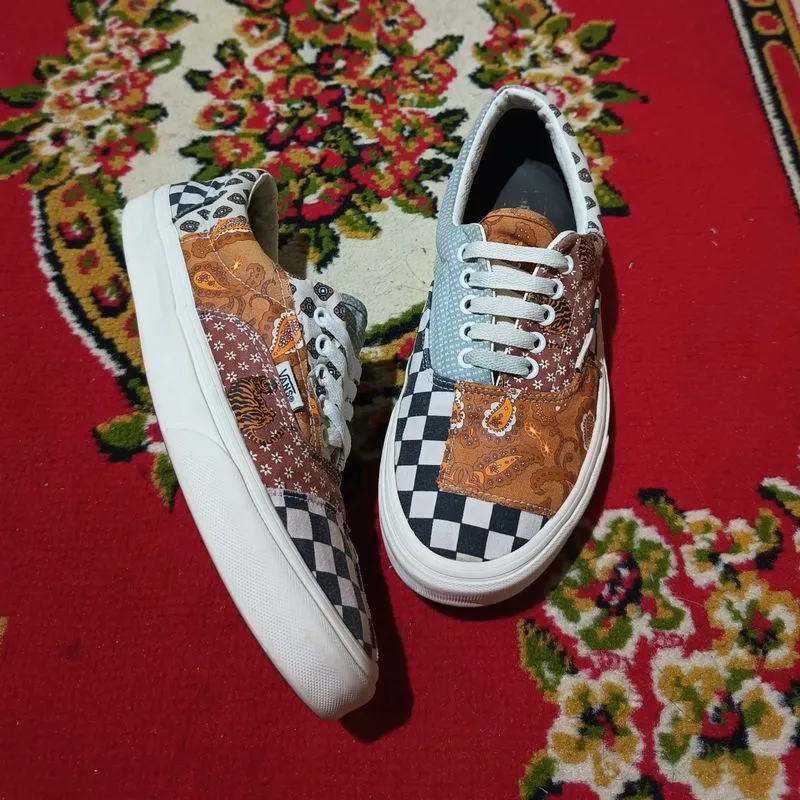 SALE!!! 42-43 VANS ERA TIGER PATCHWORK PATTERN MIX PANEL photo 1