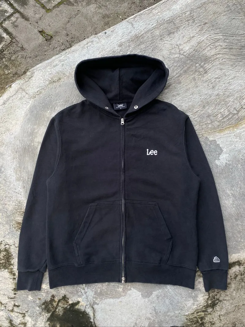 Ziphoodie Lee photo 1