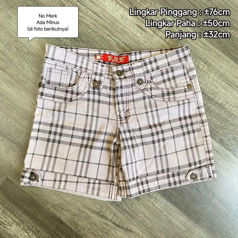 Preloved (Personal Used) Celana Pendek Kotak-kotak / Shorts photo 1