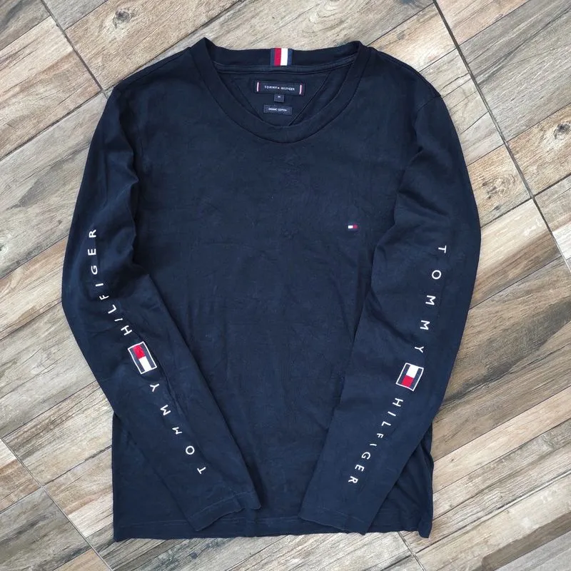 Kaos tommy hilfiger size M photo 1
