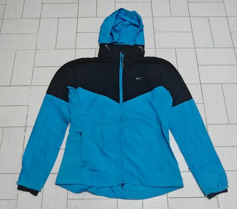 Jaket Sport Running Nike Gorpcore Biru Hitam photo 1