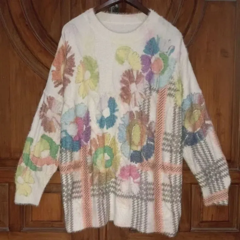 Sweater Rajut Kepang Fuzzy Wanita Broken White Tartan Bunga photo 1