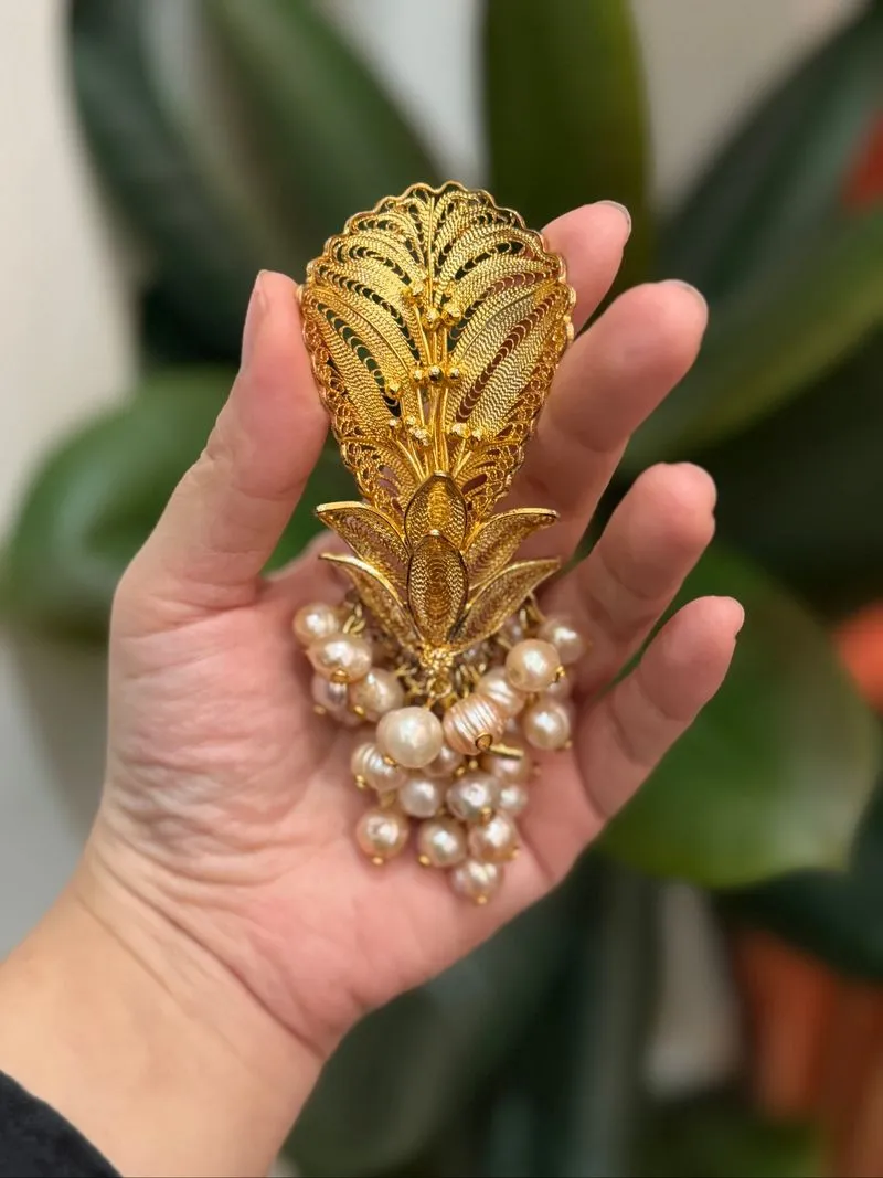 Handmade Indonesian Brooch photo 1