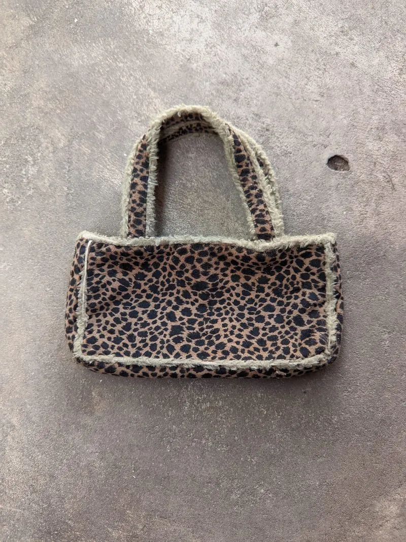 handbag undercover photo 1