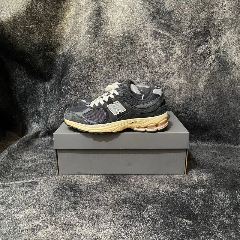 New balanc* 2002r marblehead grey photo 1