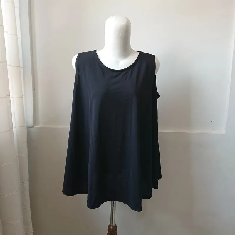 Minimalist Blouse Wanita black photo 1