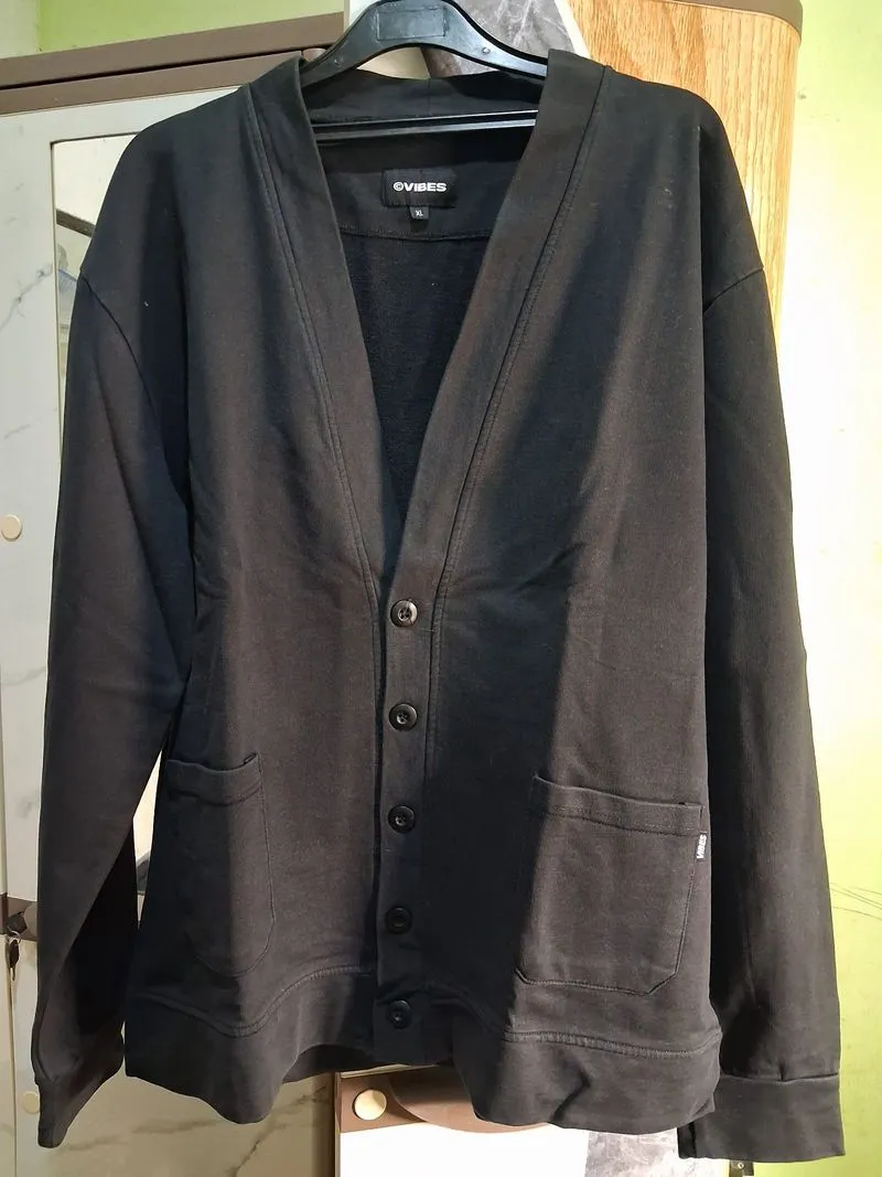 VIBES APPAREL Cardigan photo 1
