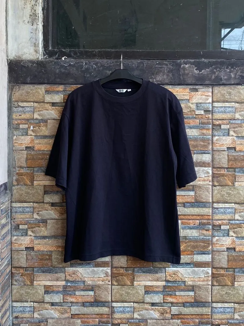[Termurah] Uniqlo Airism Black Blank Tshirt Good Condition photo 1