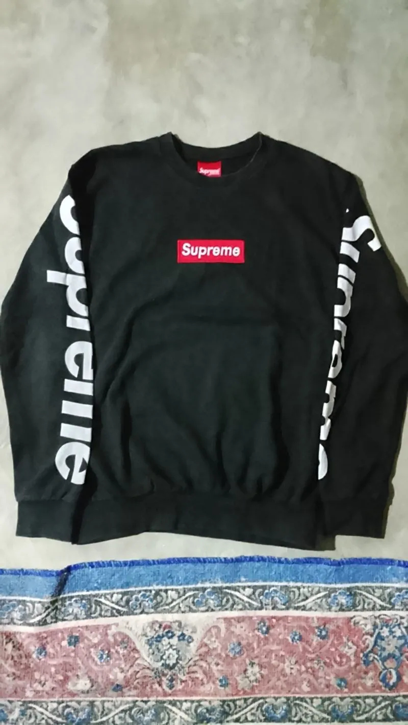 SUPREME LOGO BOX TAPPED CREWNECK photo 1
