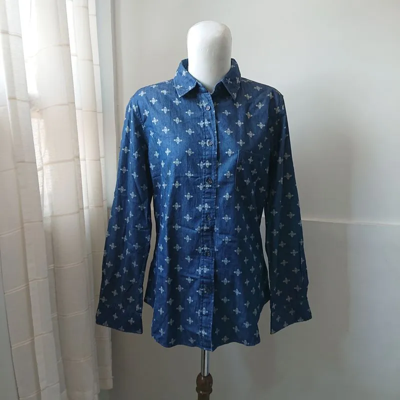 Uniqlo Casual Shirt Wanita navy photo 1