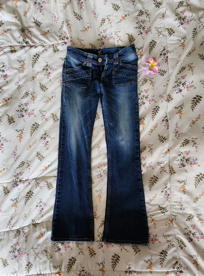 VIENUS FLARE Jeans Flattering Wider Lower Part photo 1