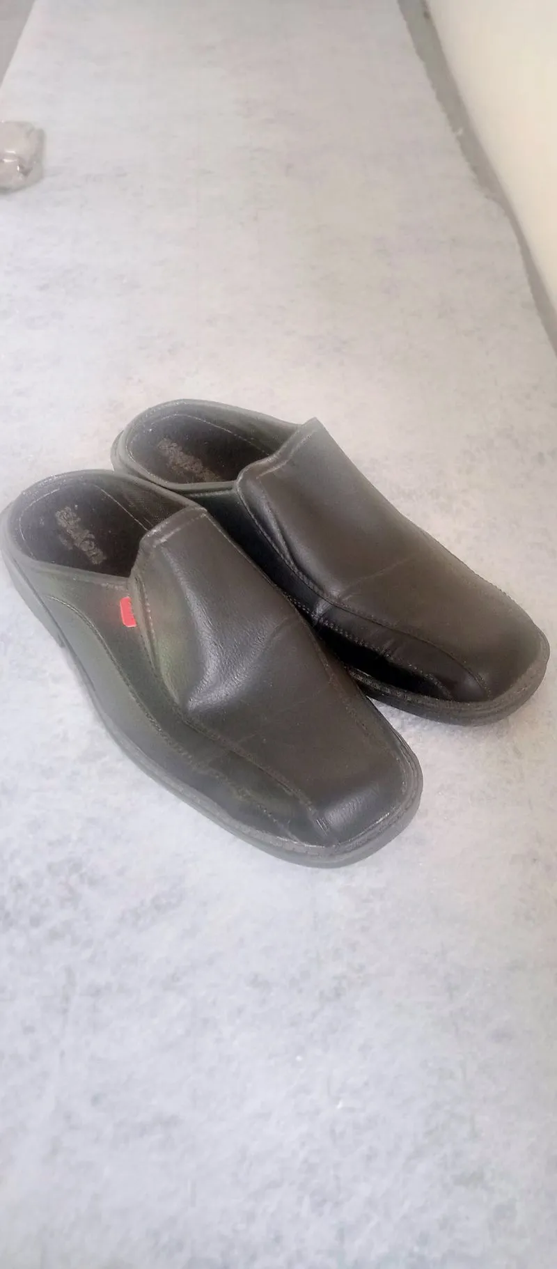 sepatu sandal Kickers  photo 1