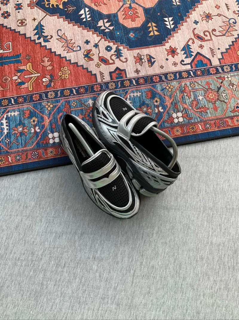 New Balance 1906L Loafer Silver Metallic Black photo 1