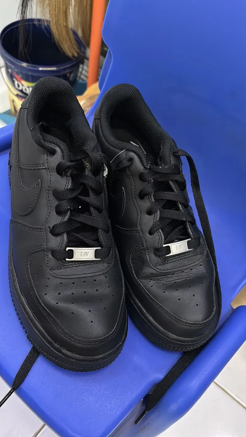 Air Force 1 triple black photo 1