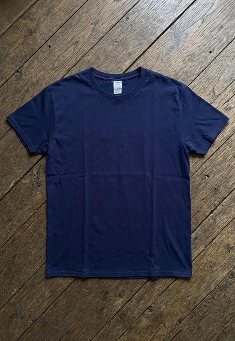 Gildan blank tee photo 1
