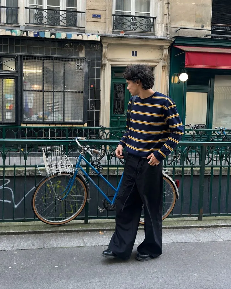 UNIQLO LONGSLEEVE STRIPES photo 1