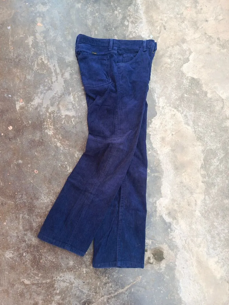 Wrangler corduroy pants celana panjang size 27 second photo 1