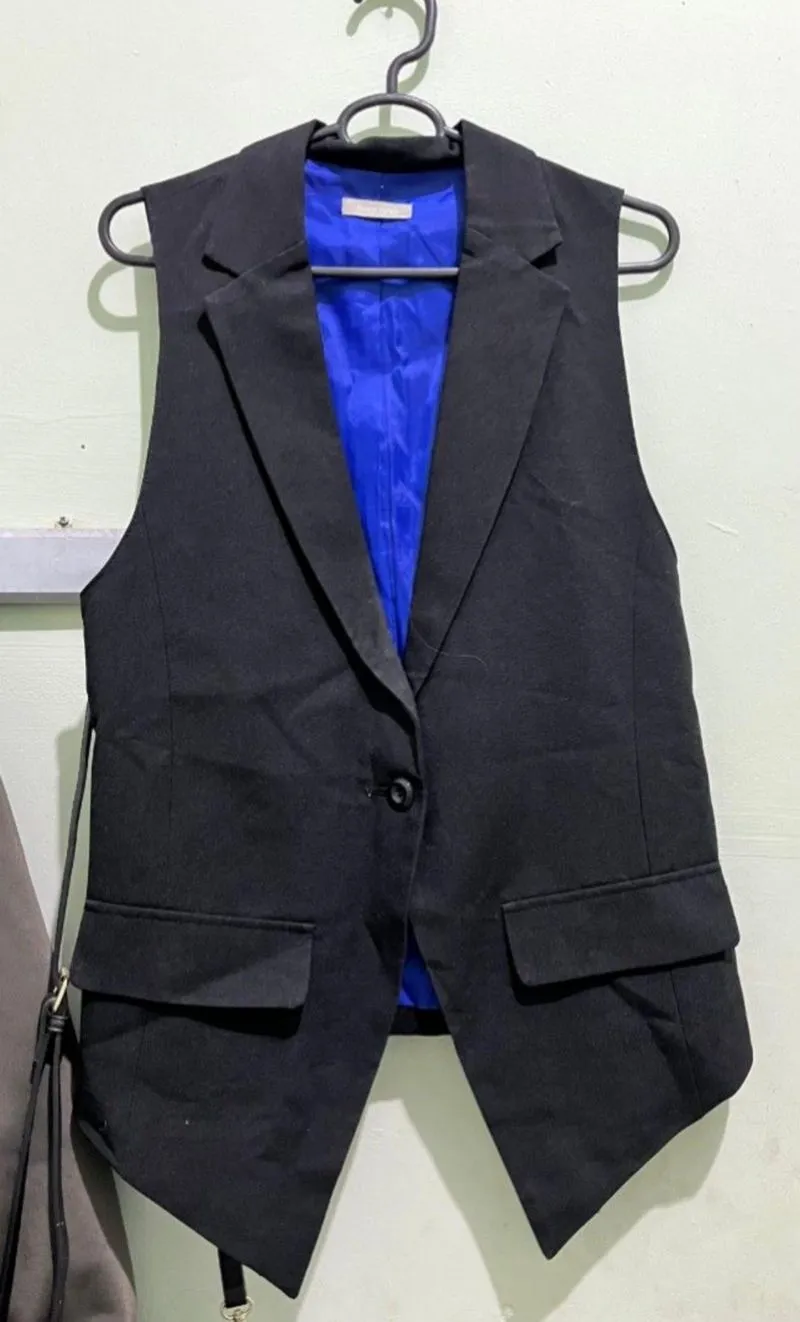 vest hitam photo 1