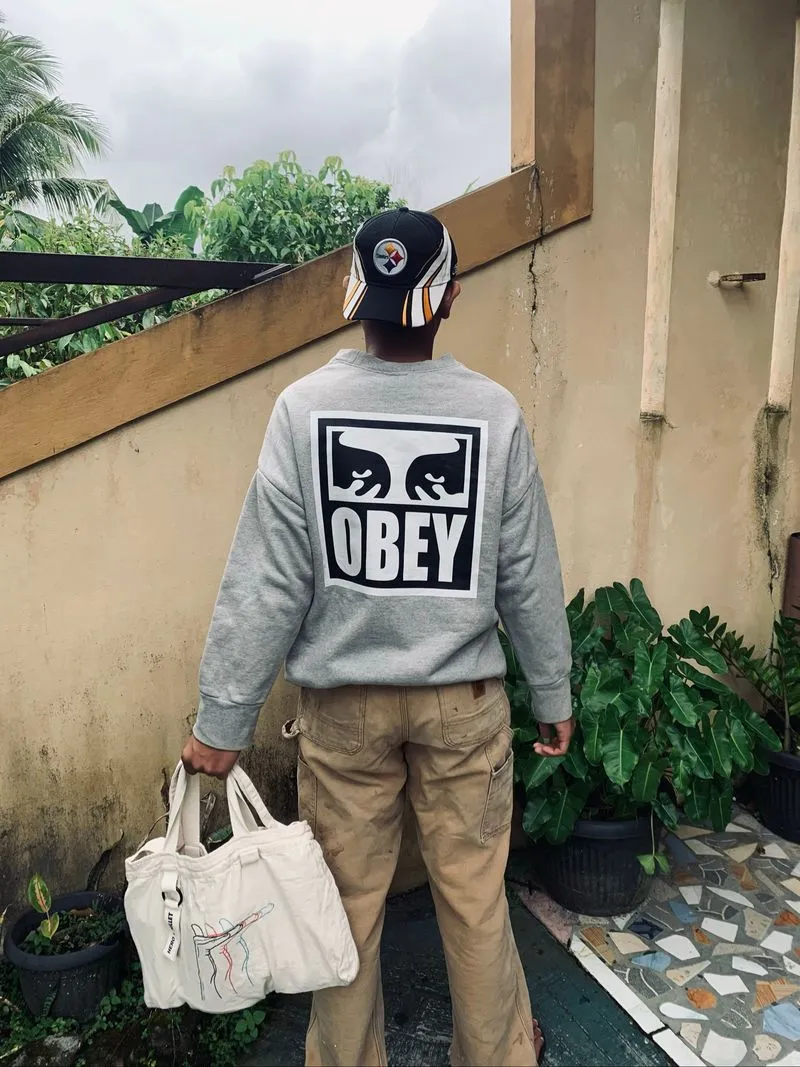 Crewnek obey photo 1
