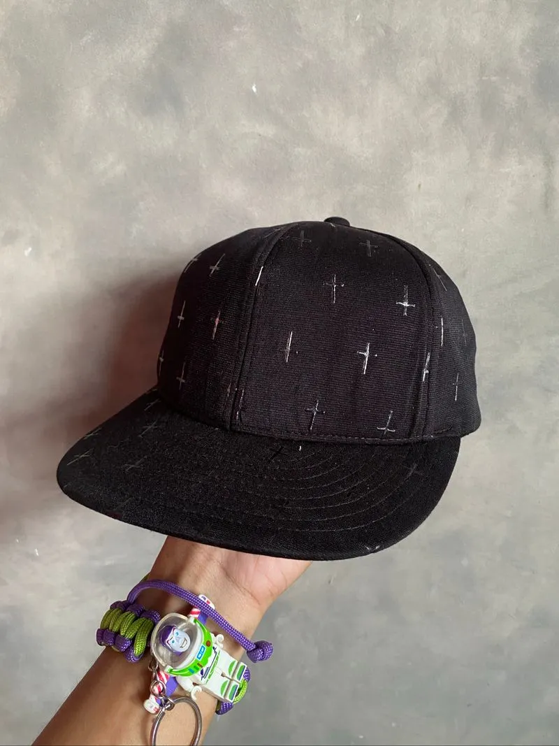 Snapback Cross Pattern Japanesse Brand photo 1