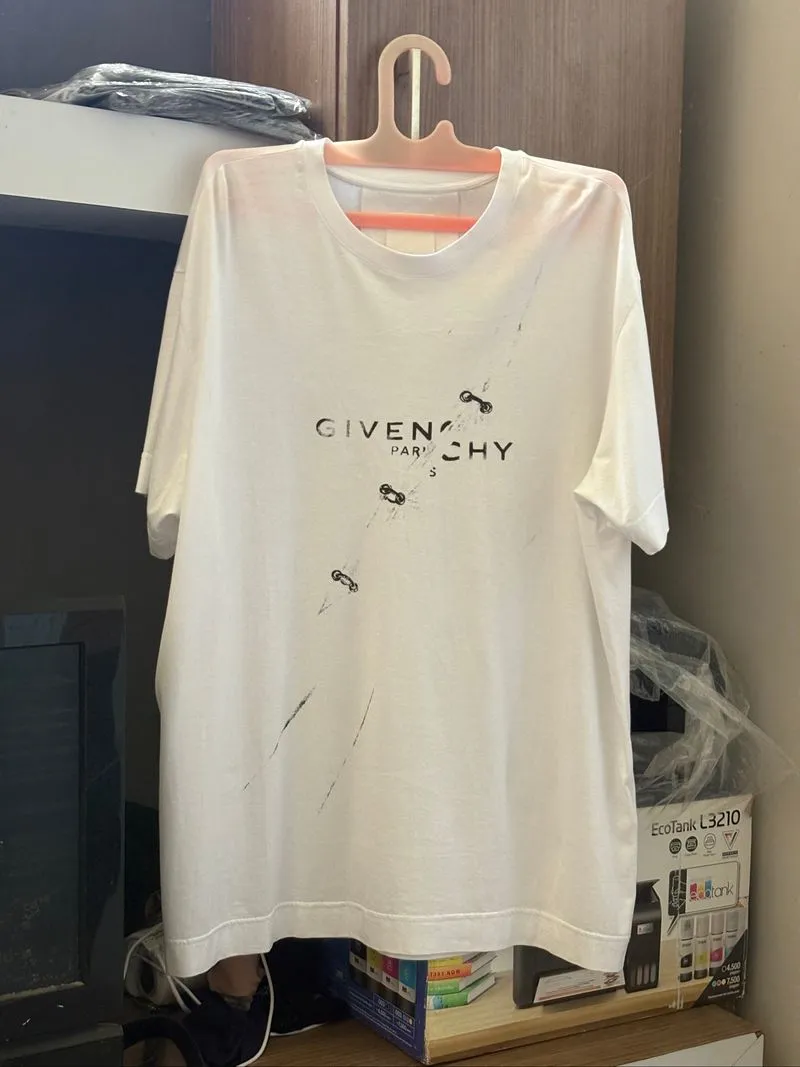 Givenchy  photo 1