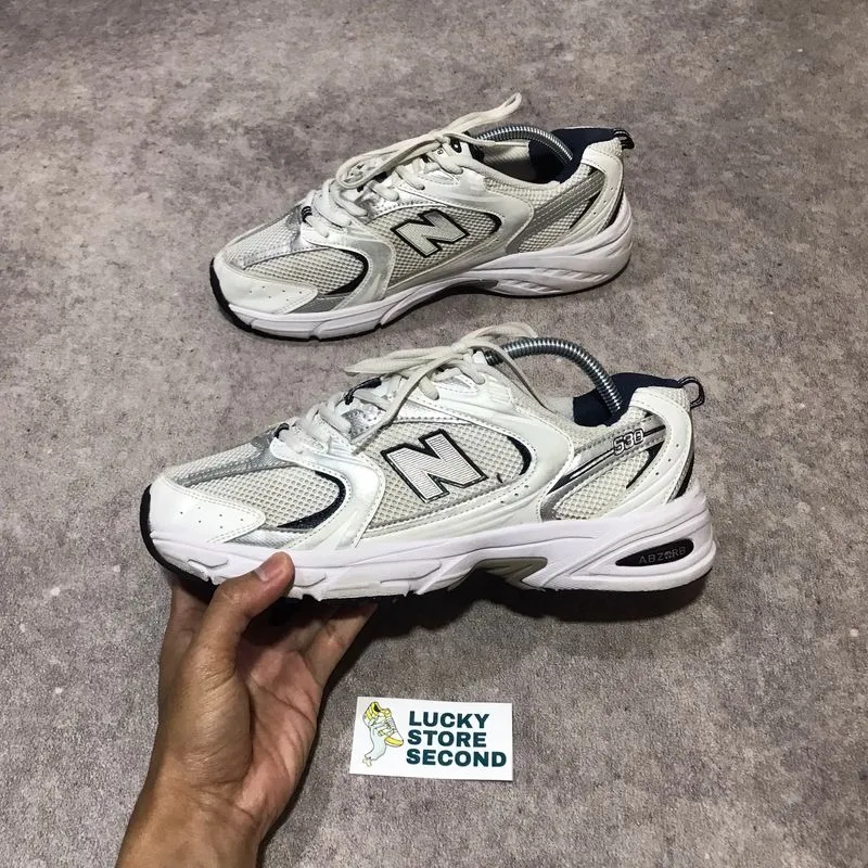 New Balance Casual Sneakers Pria white photo 1