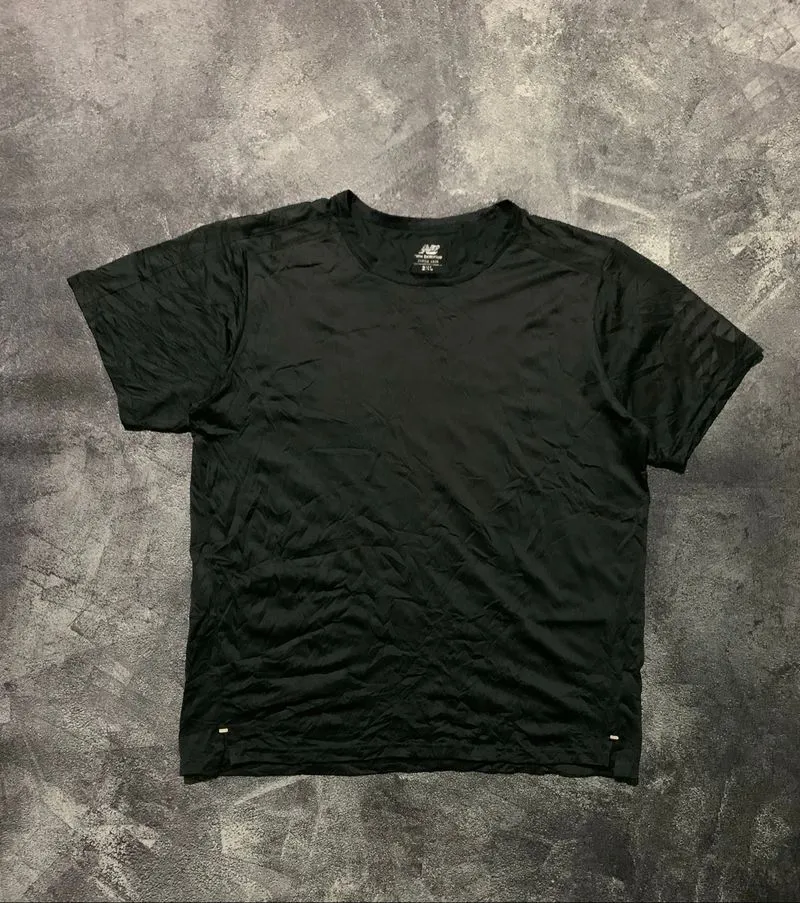 New Balance Jersey Tapped Logo Black On Black photo 1
