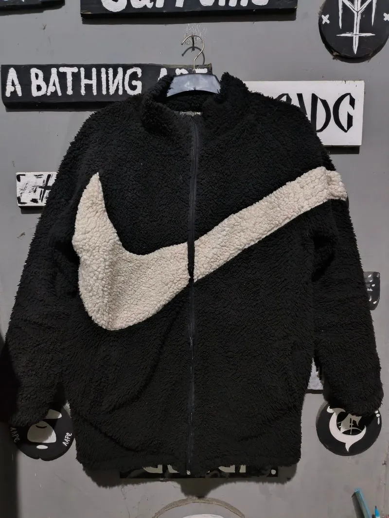 Nike big swoosh sherpa photo 1