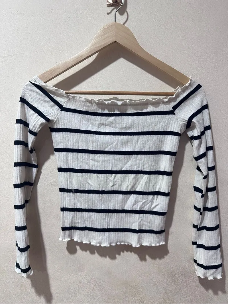 Bershka sabrina stripe top photo 1