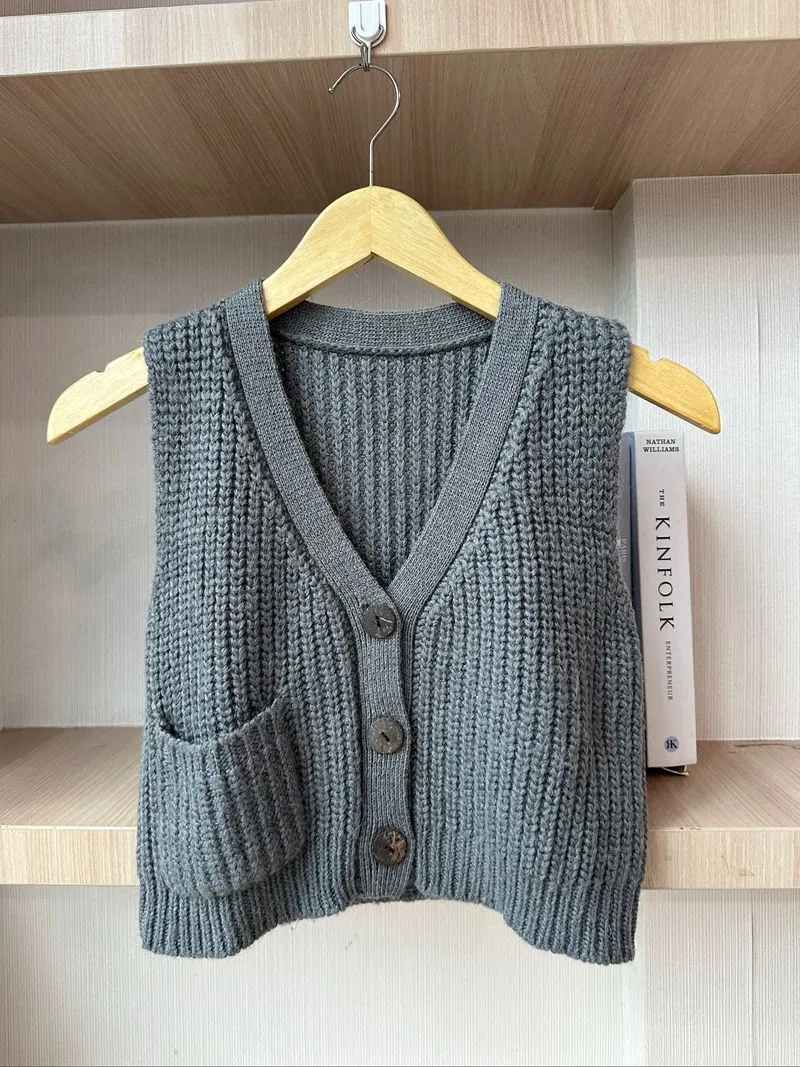 Knit Top Atasan Abu Sleeveless Top Baju Wanita Atasan photo 1