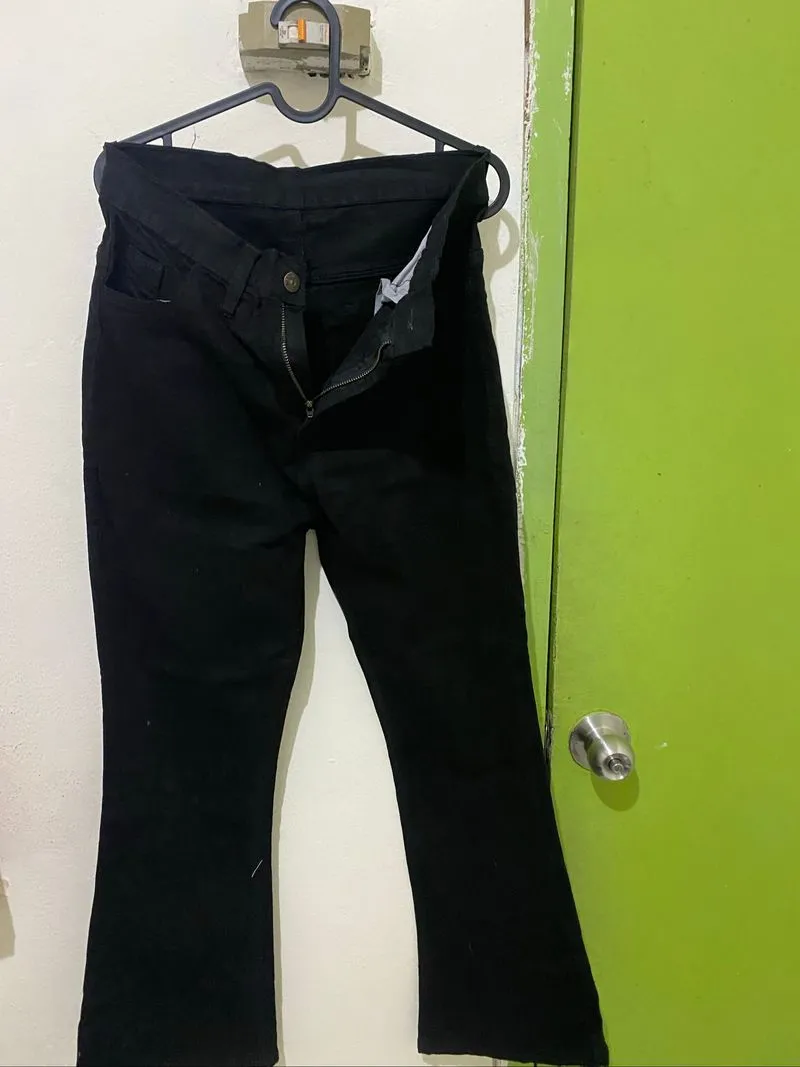 Levi's hitam new photo 1