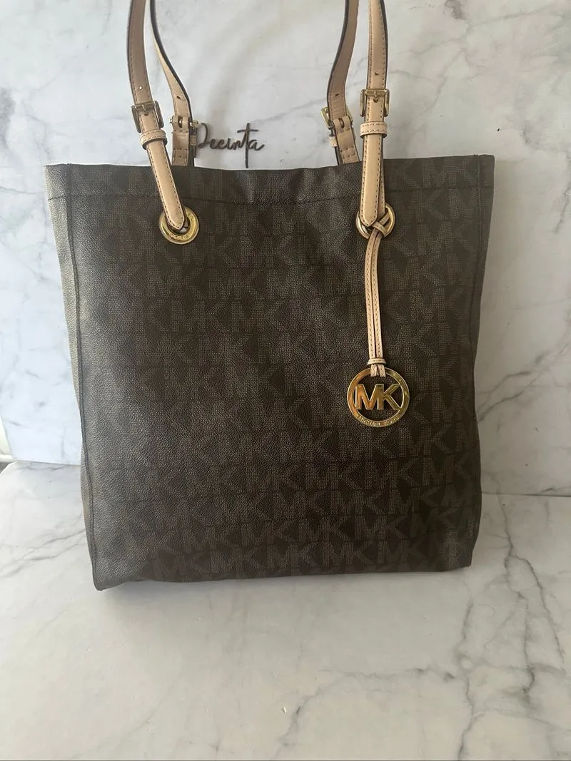 MK Tote File signature photo 1